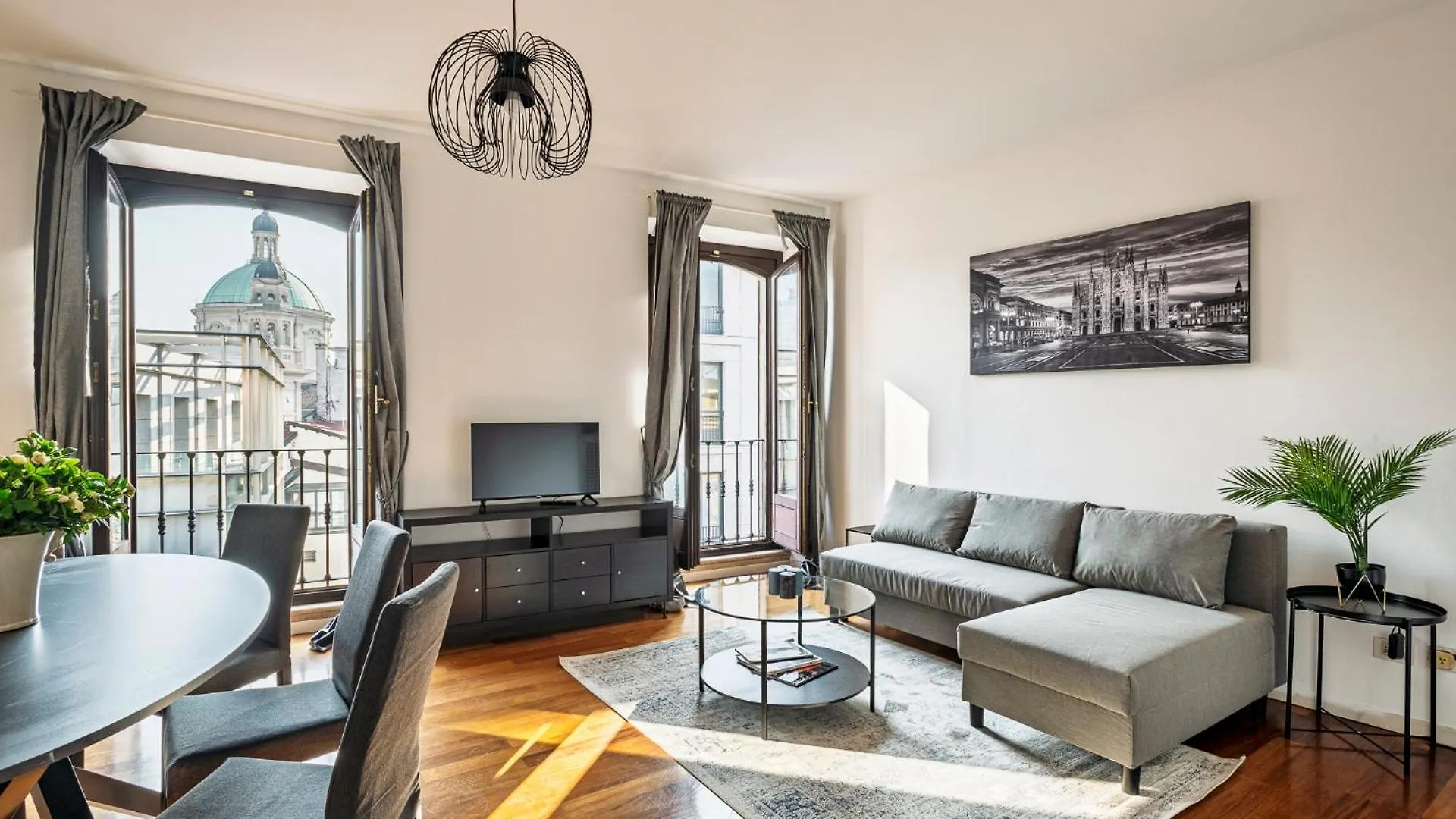 Elegant 2 Bedrooms Apartments Near Duomo Milan 0*,