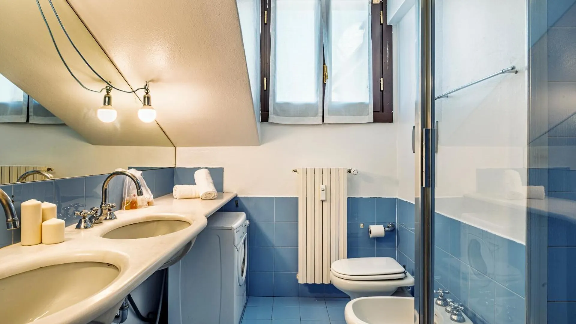 Elegant 2 Bedrooms Apartments Near Duomo Milan 0*,  Italy