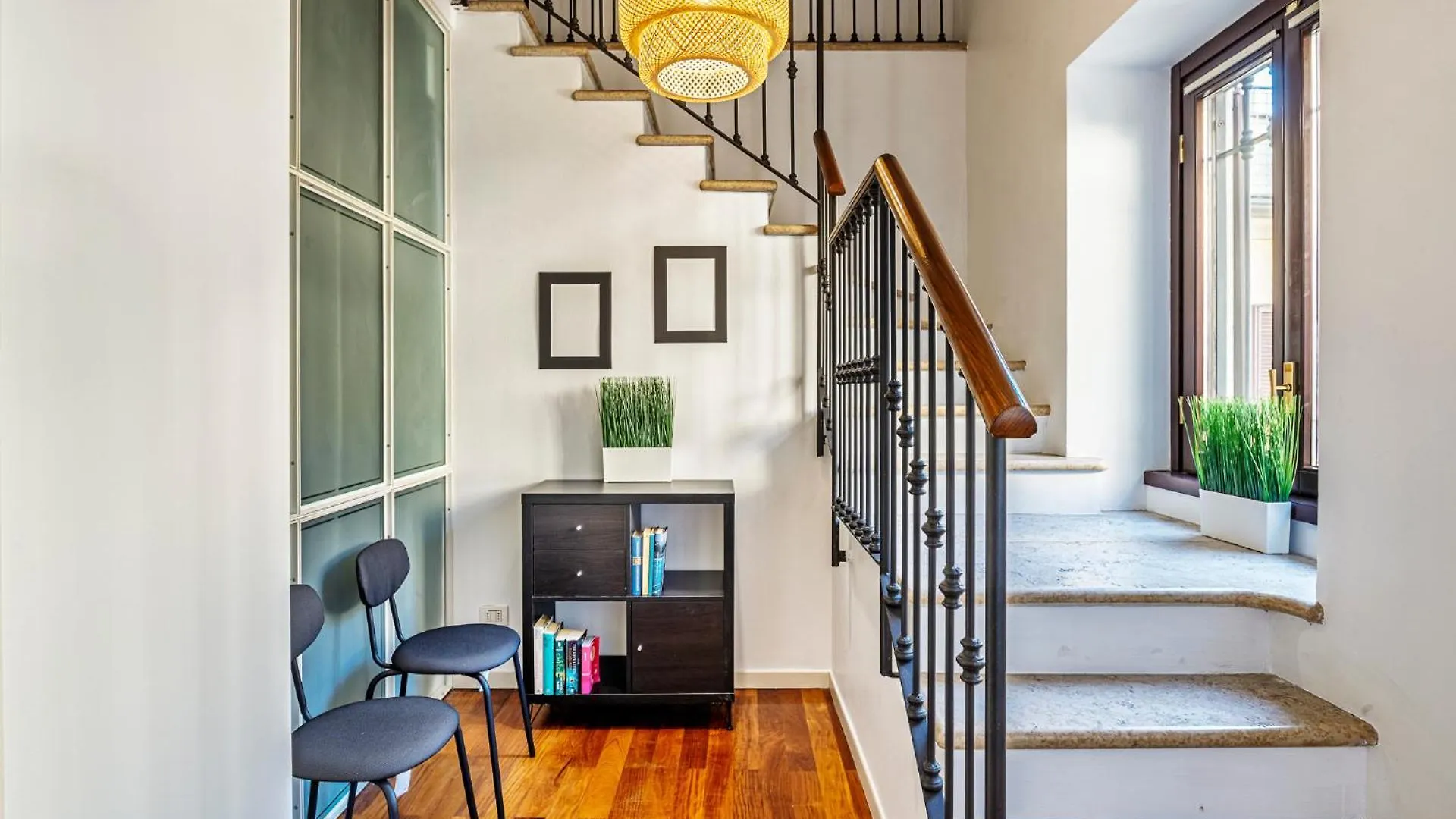 Elegant 2 Bedrooms Apartments Near Duomo location