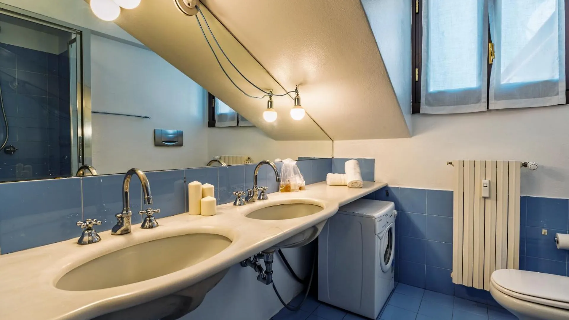 Elegant 2 Bedrooms Apartments Near Duomo Milan