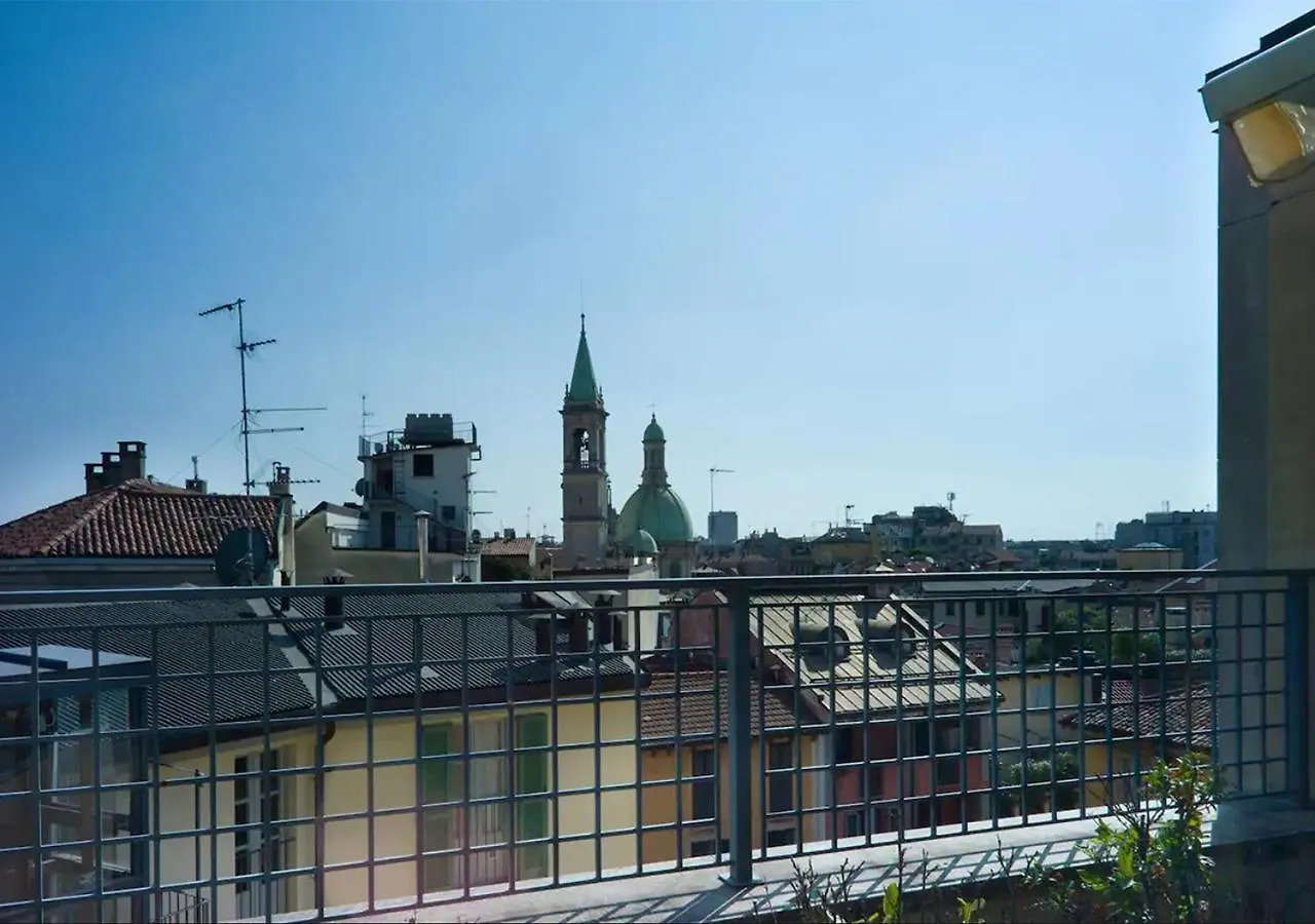 Elegant 2 Bedrooms Apartments Near Duomo Milan